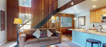 Beautiful Condo with Shared Pool & Tennis Courts, Close to Northstar