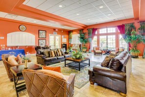 TV, video game console, DVD player - Family & kid-friendly condo w/ shared pool and hot tub - close to theme parks (Kissimmee)