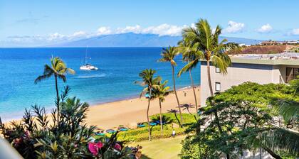 Stunning Oceanview Studio, Remodeled Whaler 714, AC Steps to Kaanapali Beach