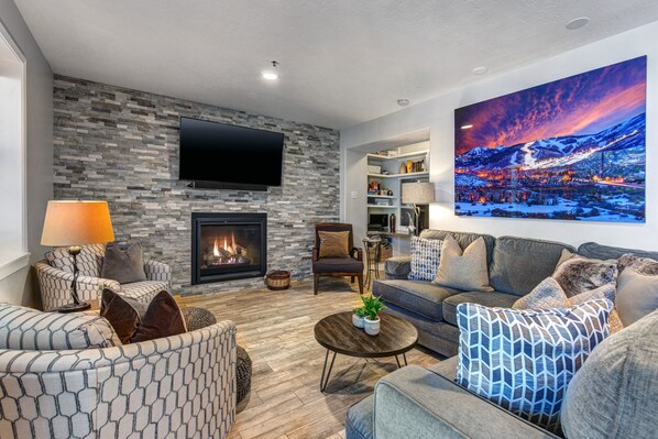 TV, fireplace