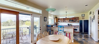 Spacious, Modern House with Stunning Bay Views - Lopez Village and Marina