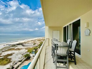 Unclassified image, 3 of 32, button