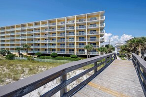 Exterior - Pelican Isle 403/🌊 Gulf Front/ 🏖️Beach Service (Fort Walton Beach)