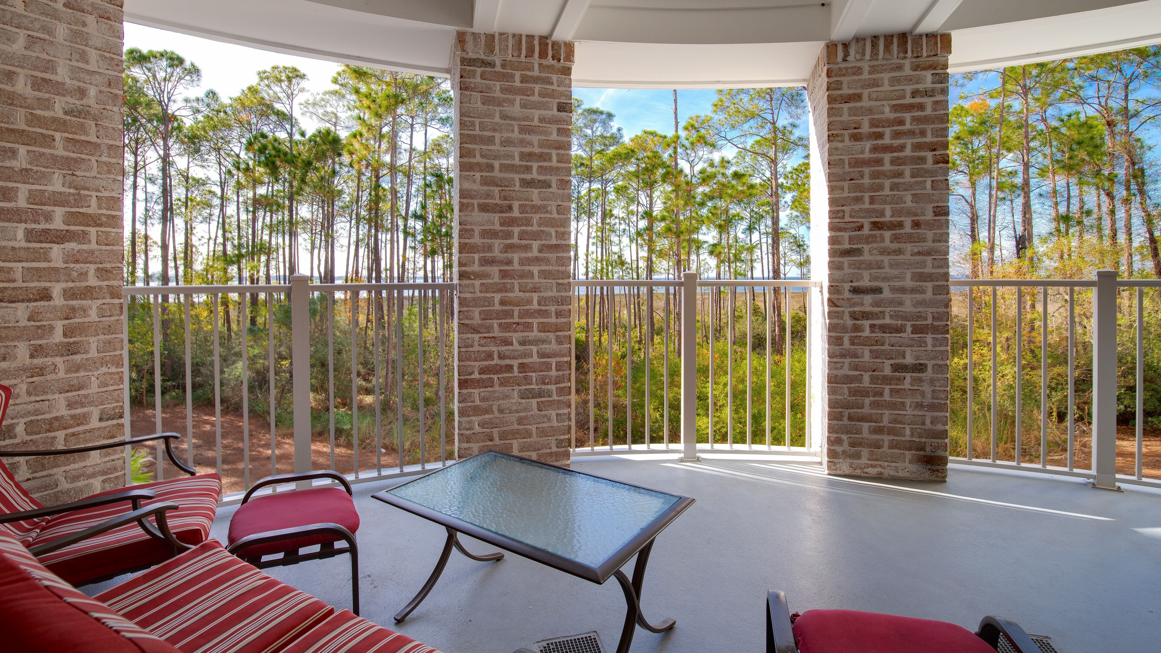 Bayside ~ Community Pool  ~ Spacious Balcony ~ First Floor Unit ~ Hot Tub