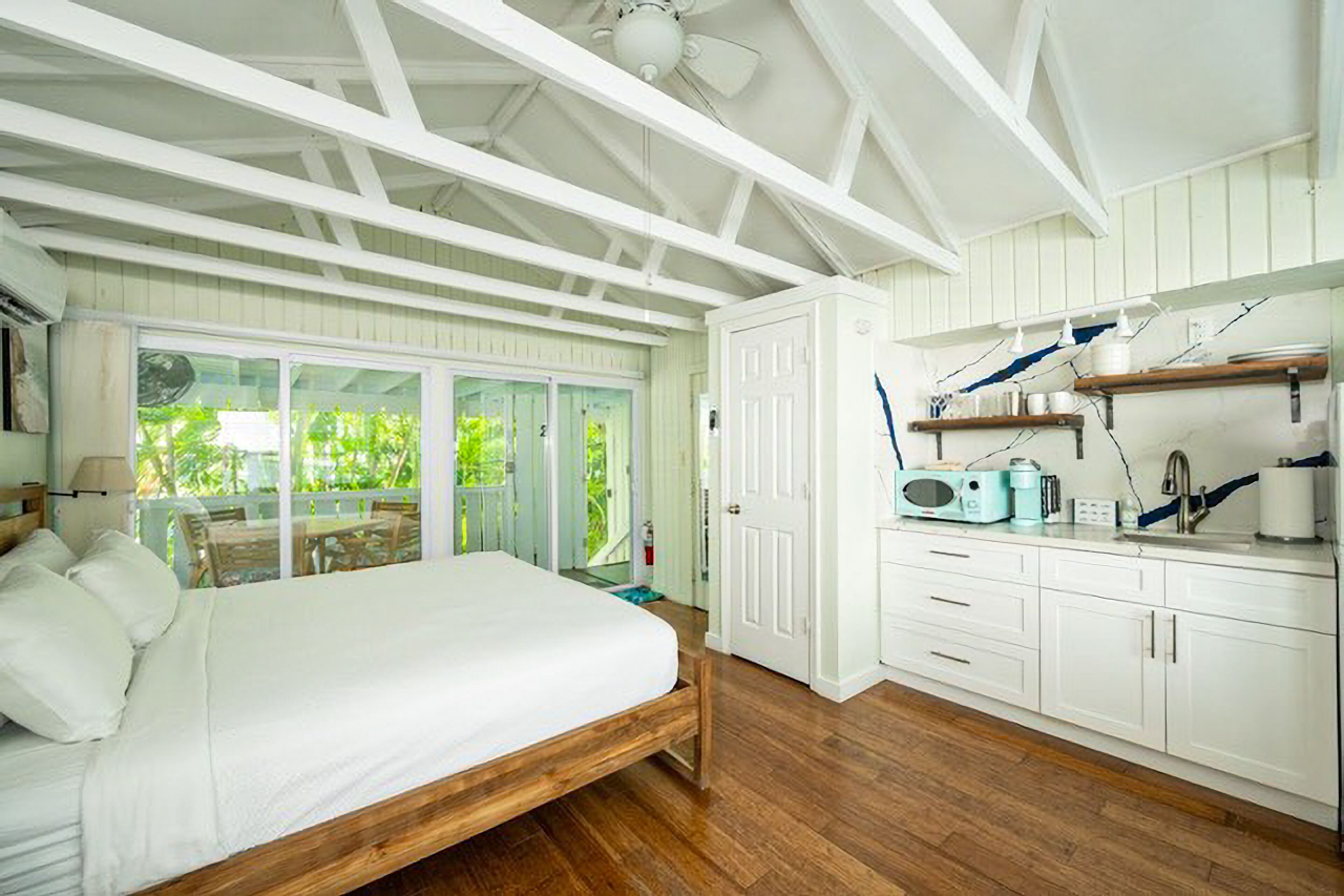 Bügeleisen/Bügelbrett, Internetzugang, Bettwäsche