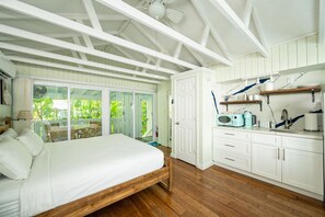 Bügeleisen/Bügelbrett, Internetzugang, Bettwäsche