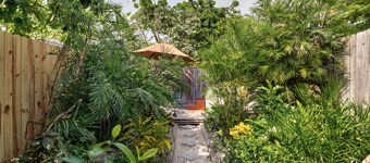 Two Rustic Cottages with Private Hot Tubs & Private Parking - Dogs OK