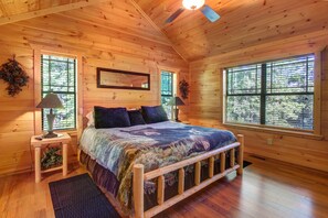 2 bedrooms, iron/ironing board, Internet, bed sheets - Custom-Built Cabin w/ Tree Top Views, Hot Tub, Pool Table & WiFi (Sautee Nacoochee)