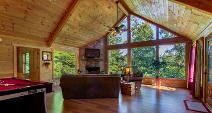 Custom-Built Cabin w/ Tree Top Views, Hot Tub, Pool Table & WiFi