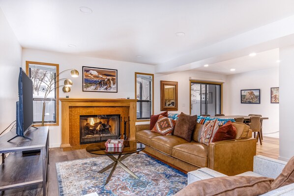 TV, fireplace, DVD player, stereo