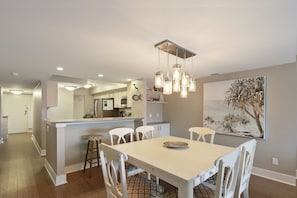 Dining - Ocean One 504 -Must See!! Updated Beachside 5th Floor Condo (Hilton Head Island)