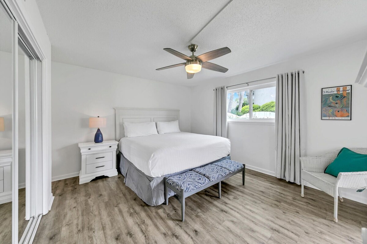 Photo 5 of Beach Service Included! Private Beach Access! Pet Friendly! Chateau La Mer 8A!