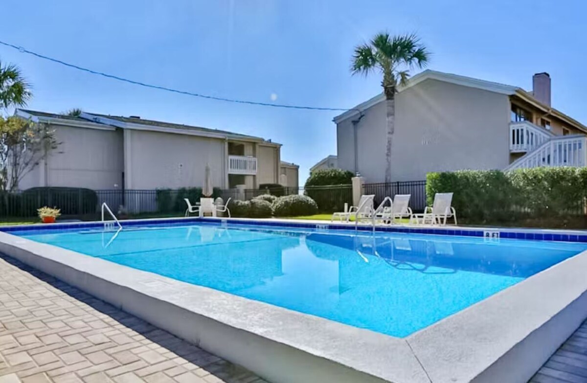 Photo 29 of Beach Service Included! Private Beach Access! Pet Friendly! Chateau La Mer 8A!