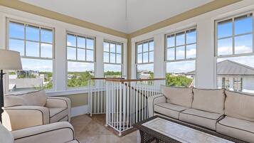 TV, fireplace, DVD player