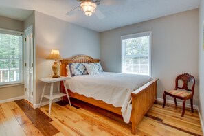 3 dormitorios, tabla de planchar con plancha, Internet y ropa de cama