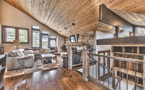 TV, fireplace