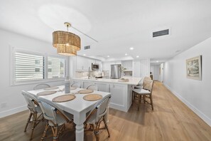 Dining - Sanddollar #C104 is a Beachfront Vacation Rental on Sanibel Island (Sanibel Island)