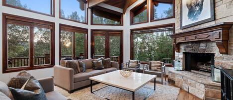 TV, fireplace, stereo