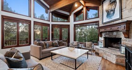 Deer Valley townhome with slopes and trails at your doorstep, sleeps 14.