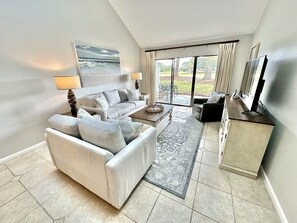 Smart TV - Freshly updated! Beautiful villa with Golf Cart 285F (Miramar Beach)