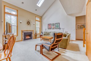 TV, fireplace, DVD player, music library