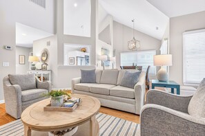 Smart TV, video library - 37 Shell Ring: BESTNEST by Beverly Serral (Hilton Head Island)