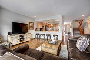 Téléviseur à écran plat, foyer