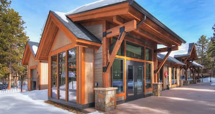 Cute Peak 9 Condo: Your Walkable Breckenridge Retreat
