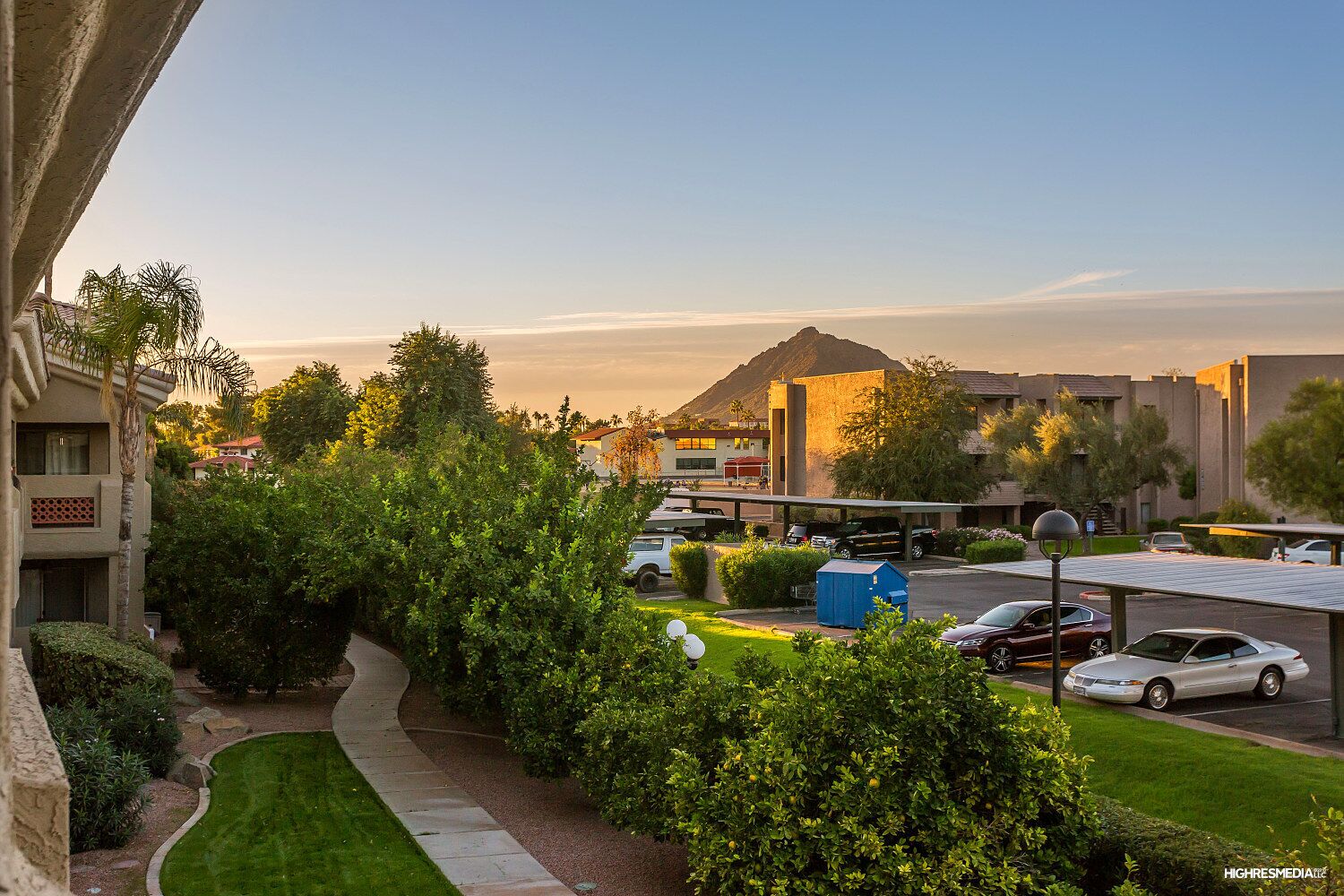 *SANITIZED* Regency Spectacular Views/ 2 BR Condo/ COM Pool/ Old Town Scottsdale