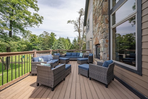 Boulder Lodge- Enorme ski in / ski out en casa con piscina cubierta privada