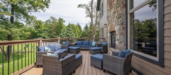 Luxury Chalet w/ Pool, Hot Tub  & Slope Access