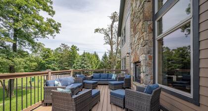 Luxury Chalet w/ Pool, Hot Tub & Slope Access