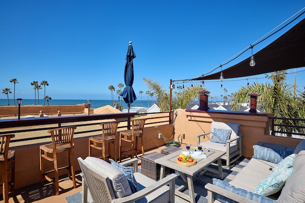 private Roof top deck Ocean views, captain chairs