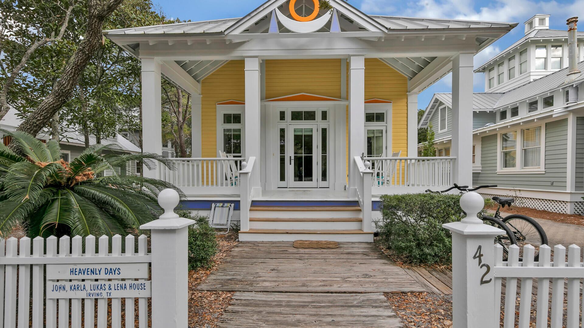 Seaside "Heavenly Days" | 4 BR | 4 Bath | sleeps 8 | Ideal Location!