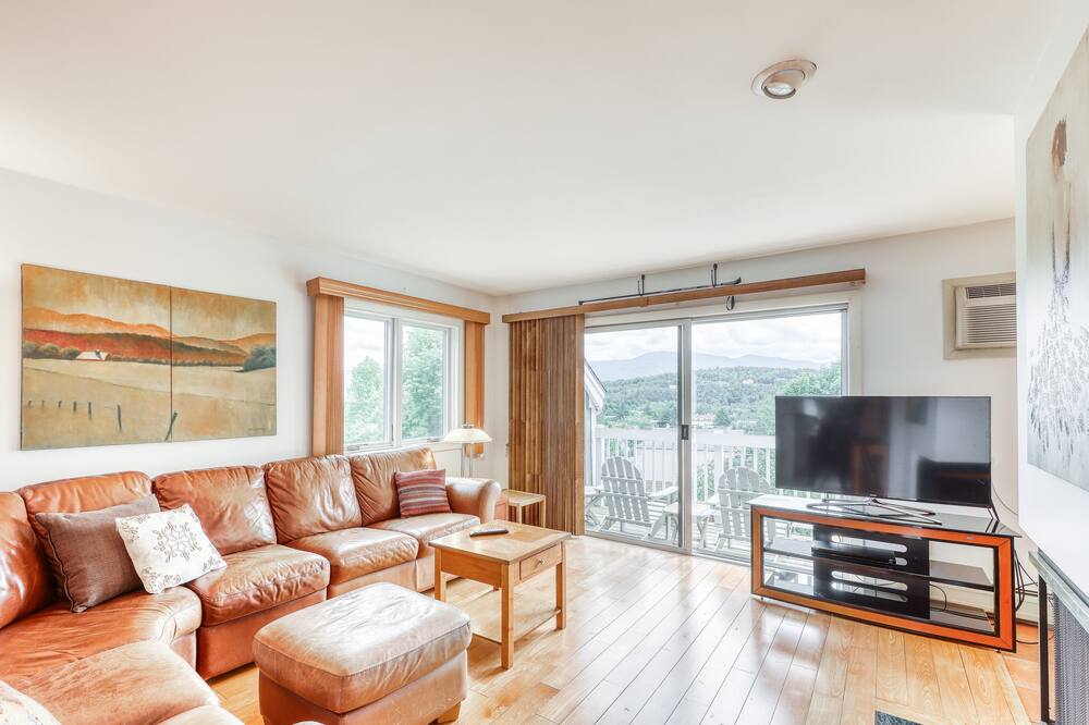 Charming Condo Near Slopes w\/ Mountain View Plus Pool, Hot Tub, & Fitness Room