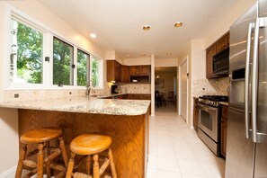 Kaffetrakter/tekoker og kjøkkenutstyr