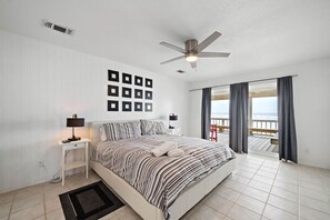 4 عدّة غرف نوم وخدمة الإنترنت وملاءات أسرّة