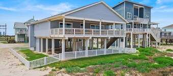 The Beach House | Beachfront w/ Beach Access + Pet-friendly