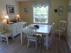 Dining - Island Retreat 5 Bedrooms, 4 Baths (Jekyll Island)