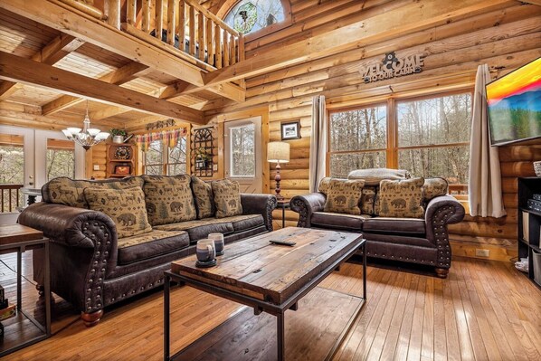 Téléviseur connecté, foyer, table de baby-foot