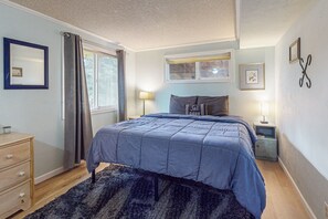 3 bedrooms, internet, bed sheets - Elegant home with stunning ocean views & dog friendly (Florence)