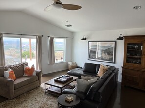 TV - Top of the Hill- Oh Those Magnificent Views! (San Miguel)