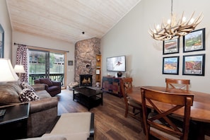TV, fireplace - Newly Furnished and remodeled condo/Heated Pool (Durango)
