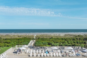 On the beach - Ocean One 411 - Stunning Ocean Views from 4th Floor (Hilton Head Island)