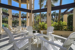 Bella Luna - Destiny by the Sea - Community Seating - Bella Luna - Private Beachfront Retreat in Destiny by the Sea! (Destin)