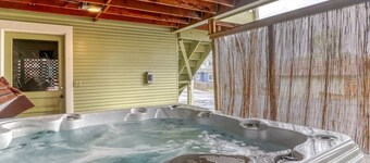 Romslig sentrum Craftsman w / private badestamp og spillrom!