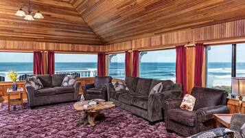 Smart TV, chimenea, reproductor de DVD y futbolito