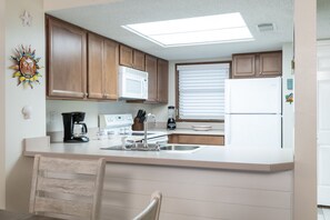 Fridge, microwave, dishwasher, coffee/tea maker