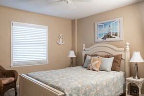 2 bedrooms, iron/ironing board, internet, bed sheets