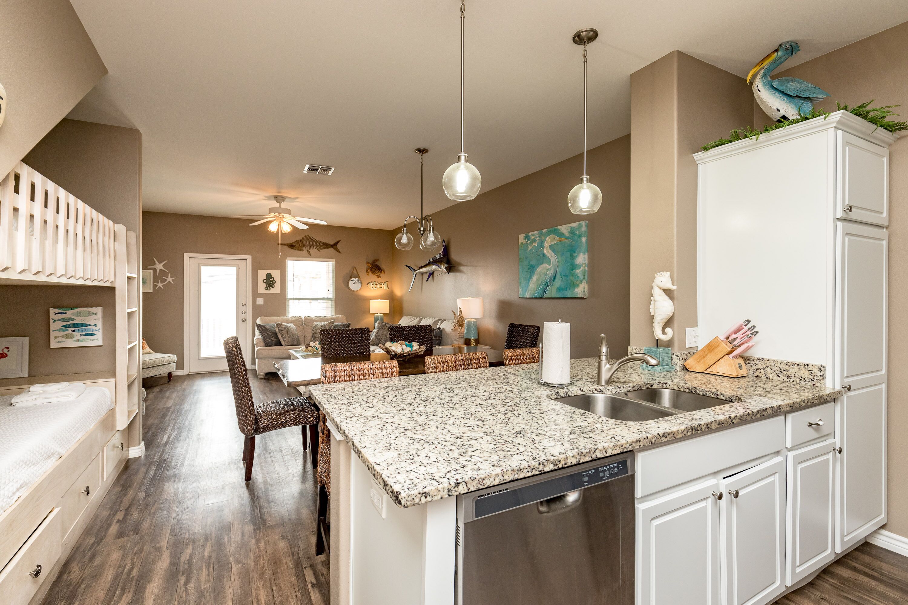 2 habitaciones, tabla de planchar con plancha y wifi gratis 